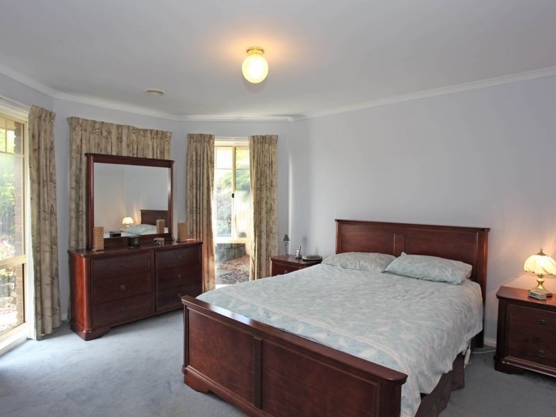 13 Minton Walk, Narre Warren South VIC 3805