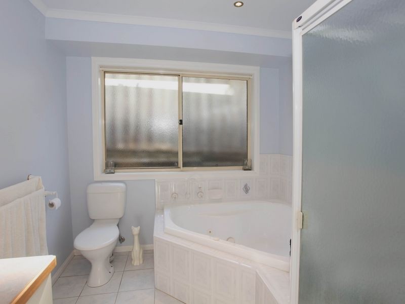 13 Minton Walk, Narre Warren South VIC 3805