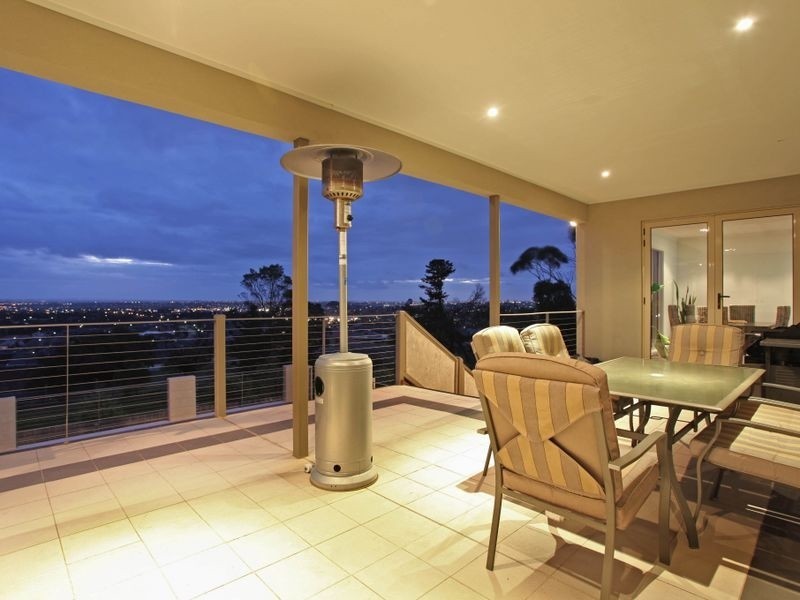 38 Leemak Crescent, Berwick VIC 3806