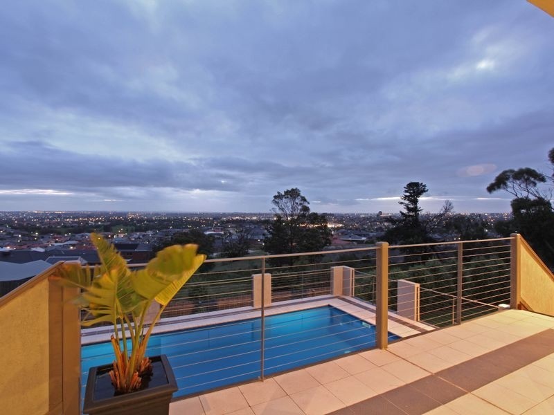 38 Leemak Crescent, Berwick VIC 3806