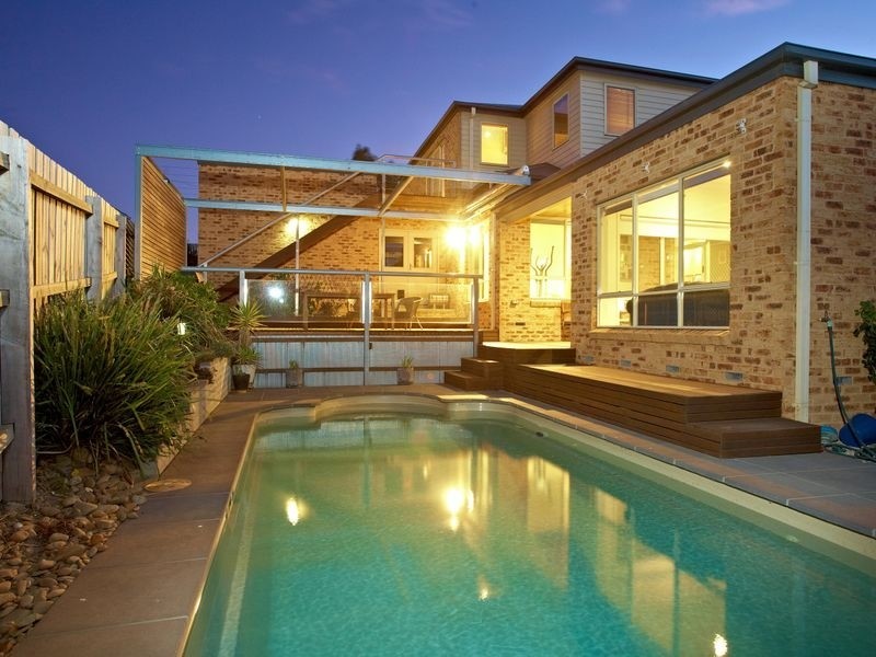 7 Fantail Way, Berwick VIC 3806