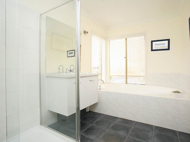 2 Earl Place, Hallam VIC 3803