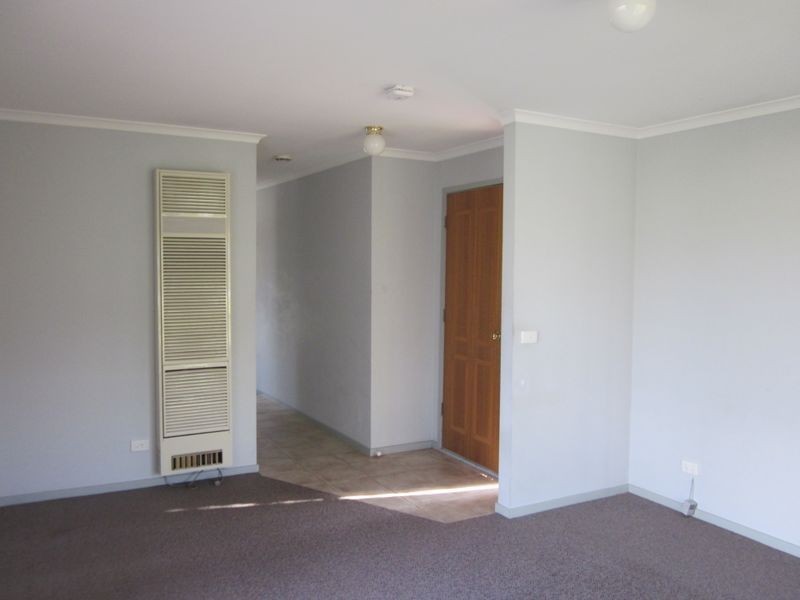 1/1 Celeste Court, Berwick VIC 3806