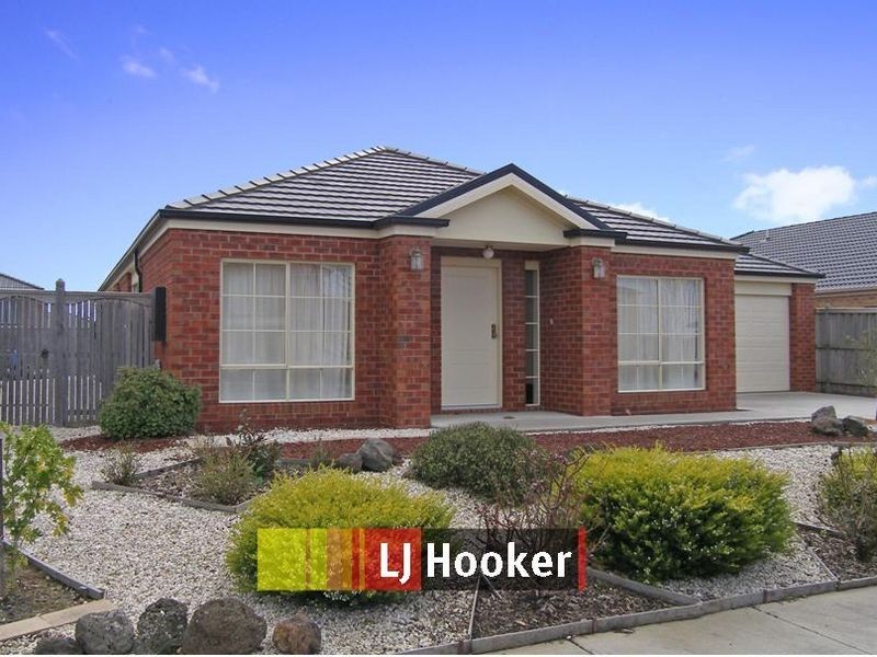 8 Oxford Court, Narre Warren South VIC 3805