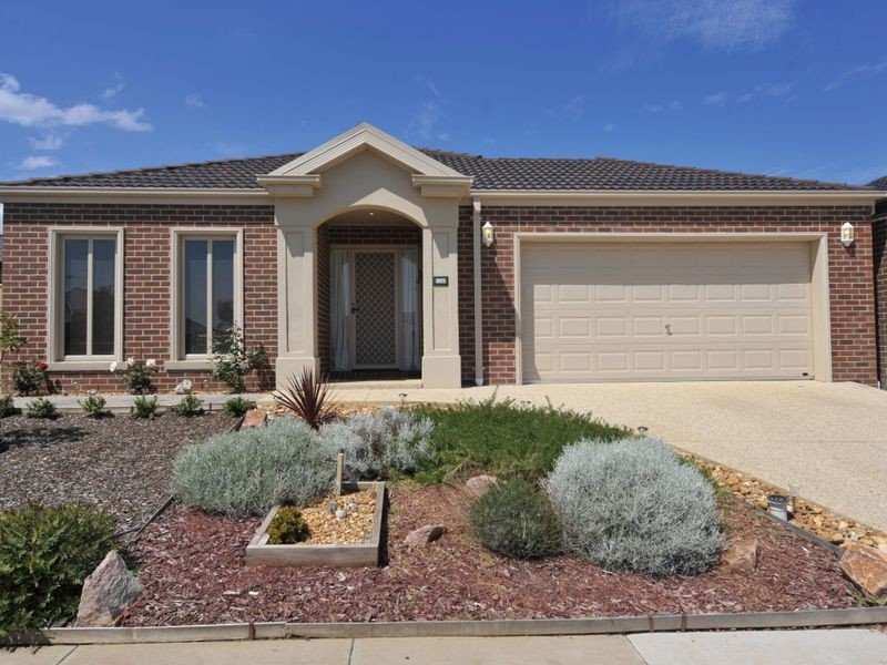 14 Emmett Avenue, Berwick VIC 3806