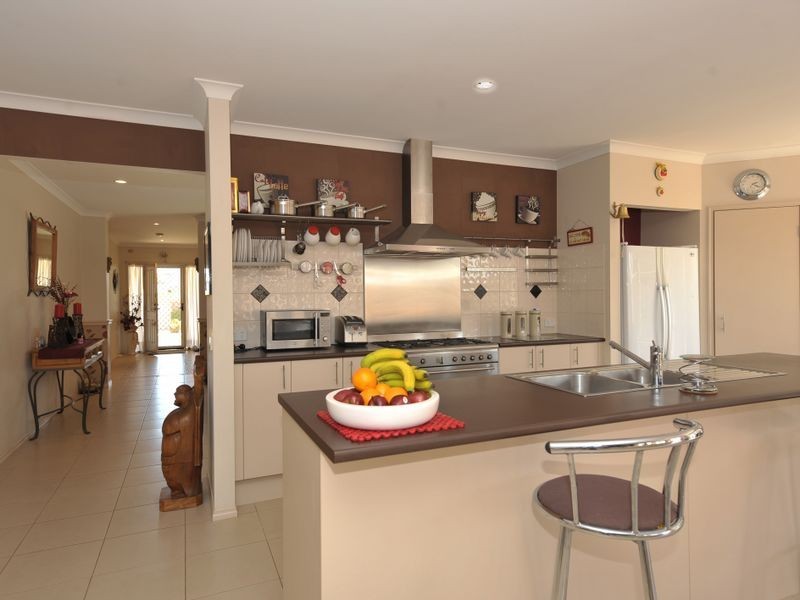 14 Emmett Avenue, Berwick VIC 3806