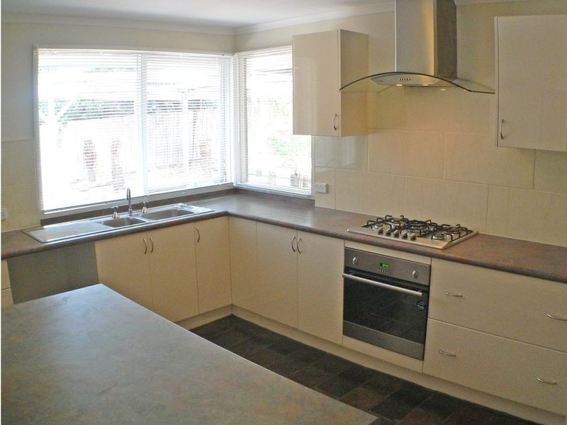 49 Warana Drive, Hampton Park VIC 3976