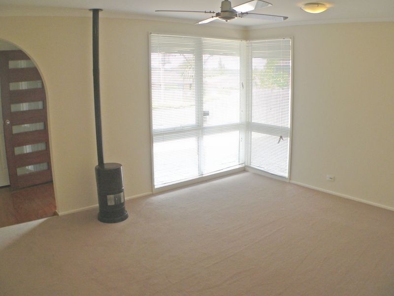 49 Warana Drive, Hampton Park VIC 3976