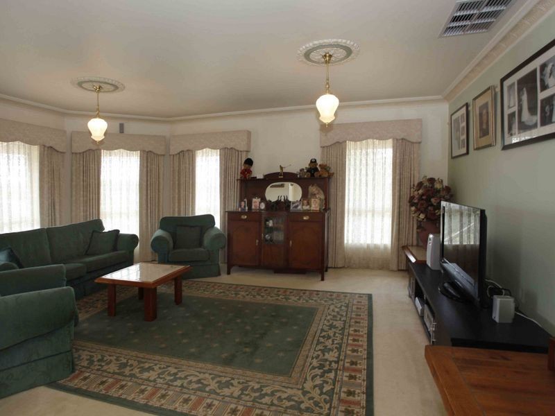 12 Milparinka Way, Berwick VIC 3806