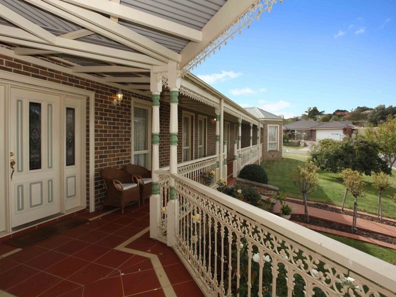 12 Milparinka Way, Berwick VIC 3806