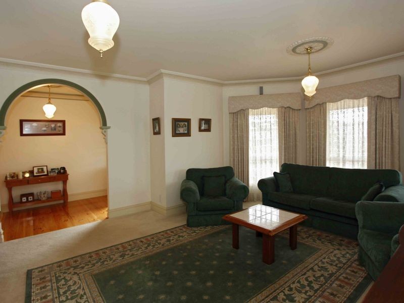 12 Milparinka Way, Berwick VIC 3806