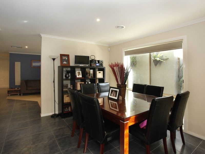 10 Redmore Court, Berwick VIC 3806