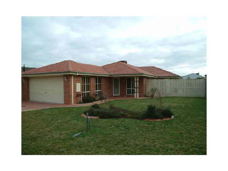 43 Edgbaston Circuit, Berwick VIC 3806