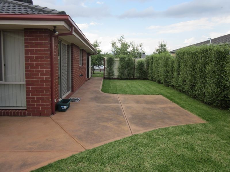 8 Sarah Louise Place, Berwick VIC 3806