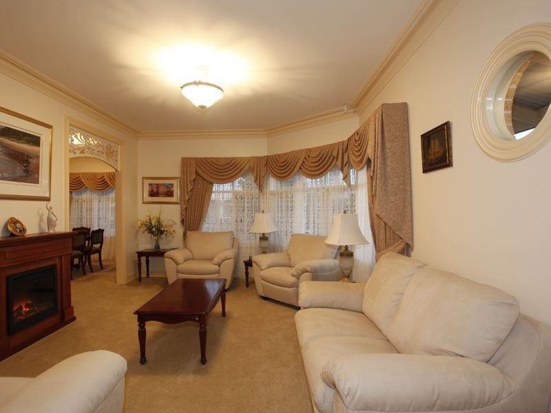 1 Astrid Court, Berwick VIC 3806