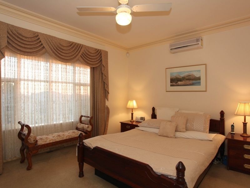 1 Astrid Court, Berwick VIC 3806