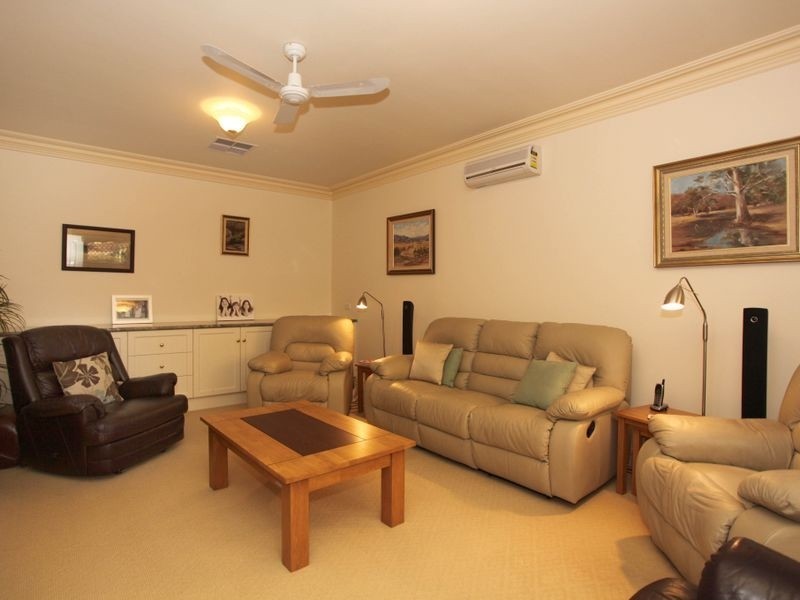 1 Astrid Court, Berwick VIC 3806