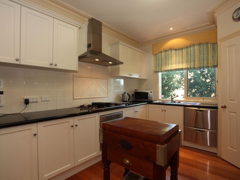 1 Astrid Court, Berwick VIC 3806