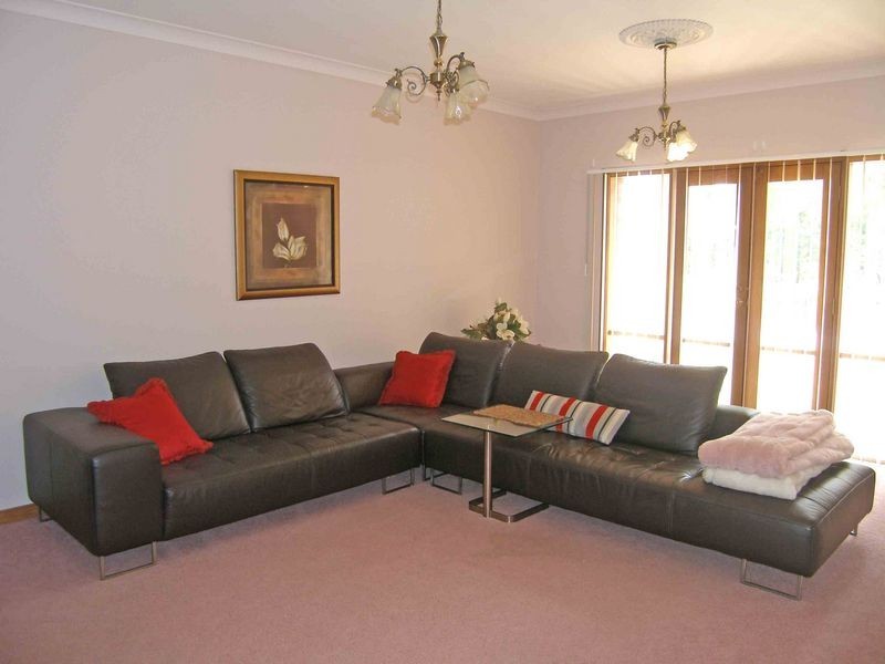 6 Zena Place, Berwick VIC 3806