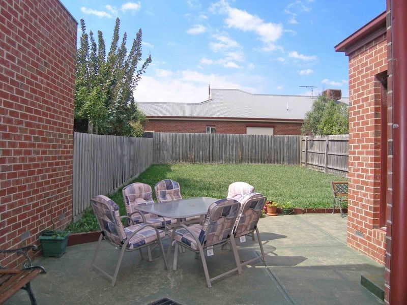 6 Zena Place, Berwick VIC 3806