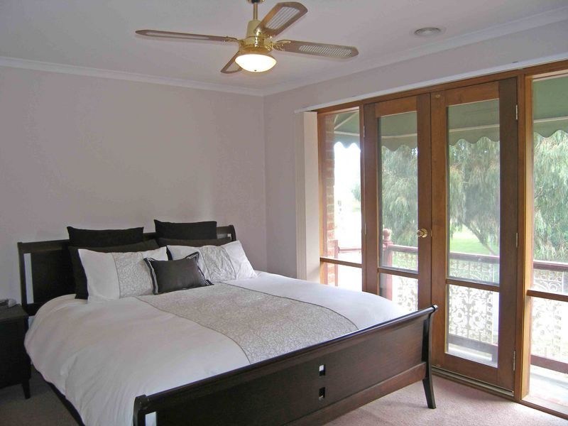 6 Zena Place, Berwick VIC 3806