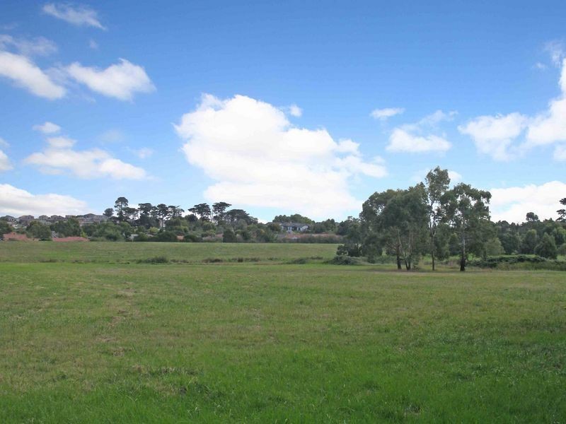 6 Zena Place, Berwick VIC 3806