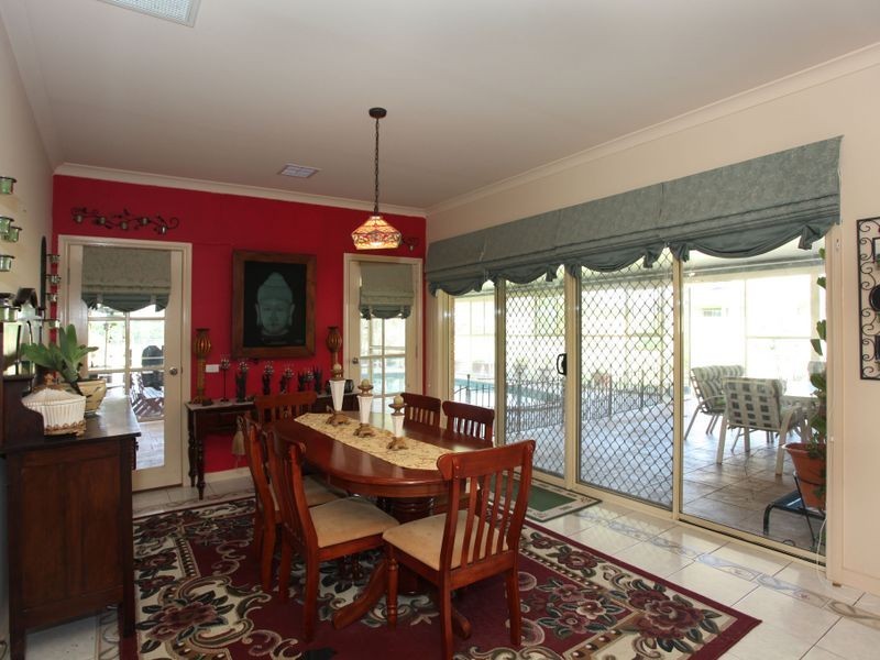 2 Springbank Rise, Narre Warren North VIC 3804