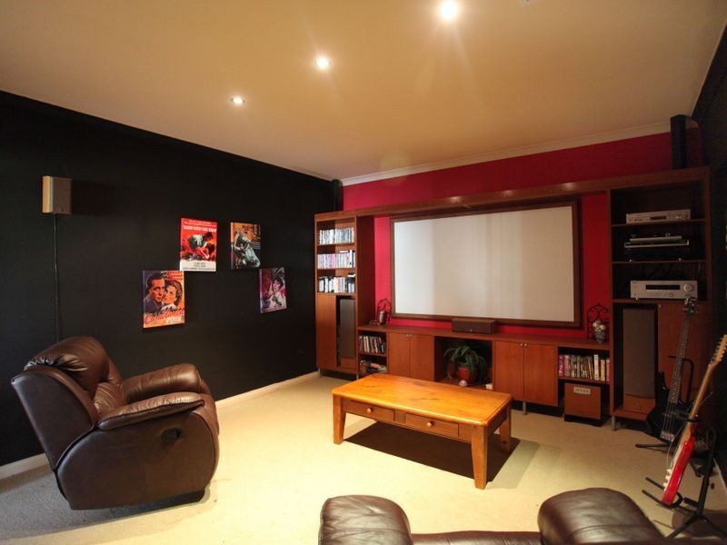 2 Springbank Rise, Narre Warren North VIC 3804