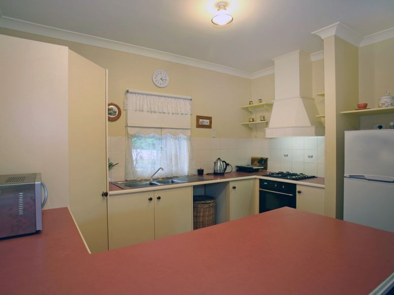 10 Manuka Road, Berwick VIC 3806