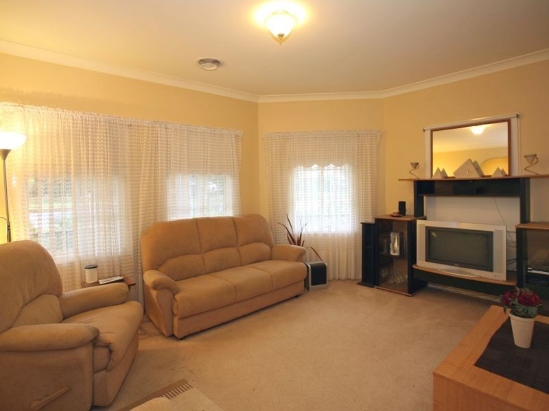 10 Manuka Road, Berwick VIC 3806