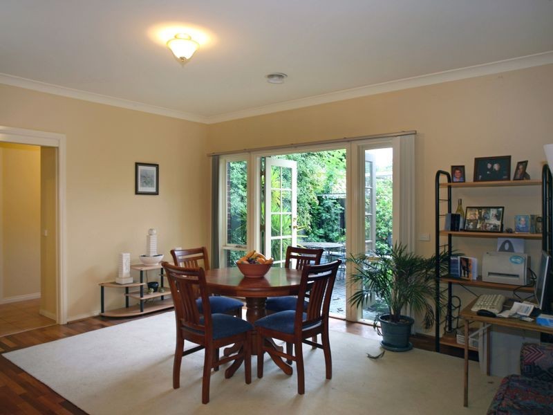 10 Manuka Road, Berwick VIC 3806