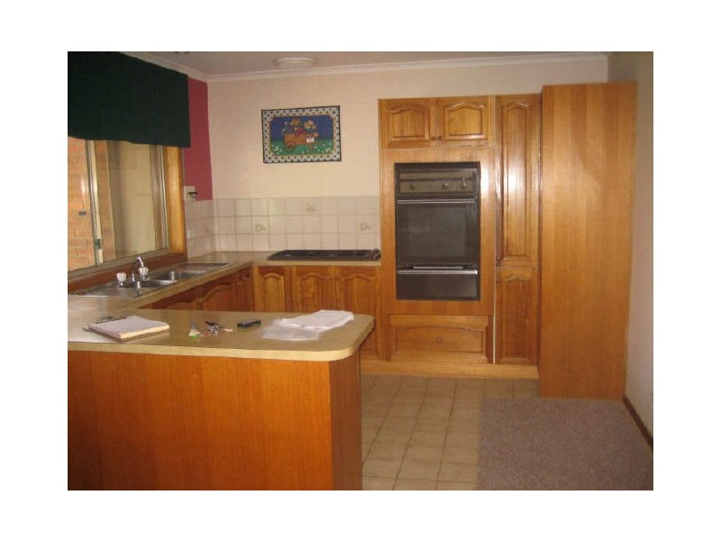 1/11 Beaconsfield Avenue, Beaconsfield VIC 3807