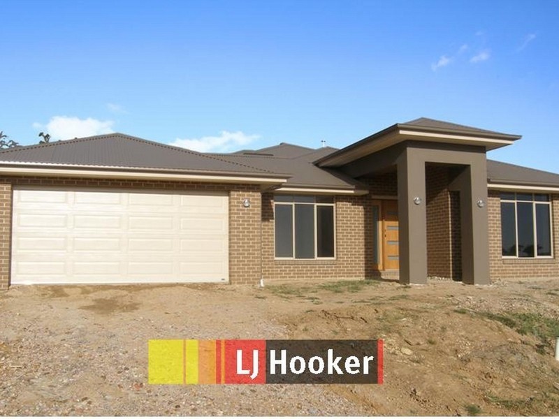 16 Whistler Drive, Berwick VIC 3806