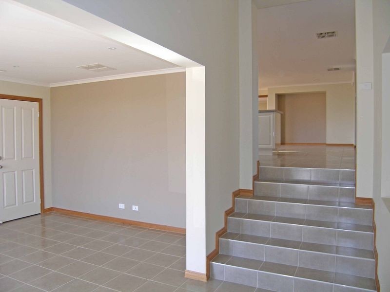 16 Whistler Drive, Berwick VIC 3806