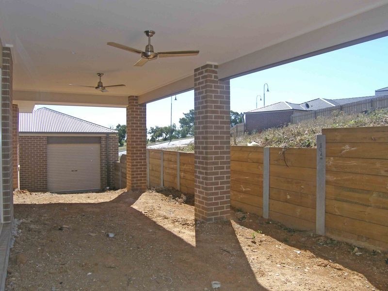 16 Whistler Drive, Berwick VIC 3806