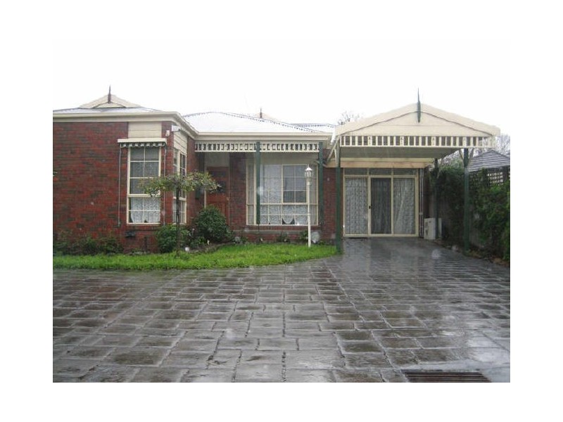 2/17 Reserve Street, Berwick VIC 3806