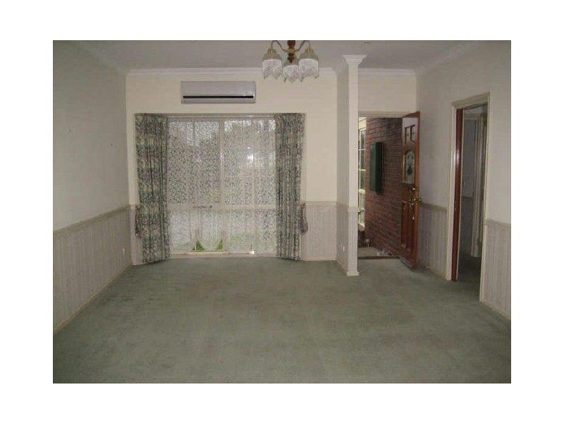 2/17 Reserve Street, Berwick VIC 3806