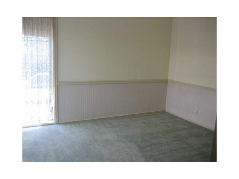 2/17 Reserve Street, Berwick VIC 3806