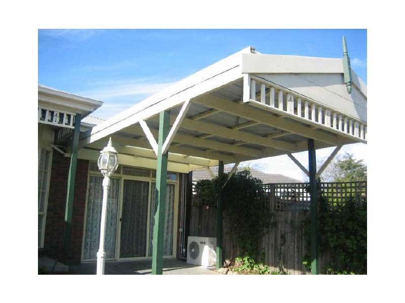 2/17 Reserve Street, Berwick VIC 3806