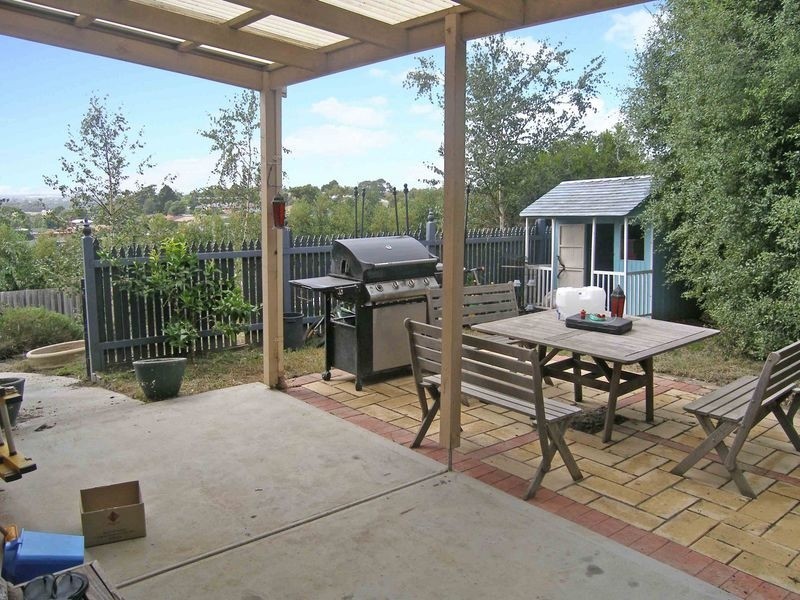 10 Fleming Terrace, Pakenham VIC 3810