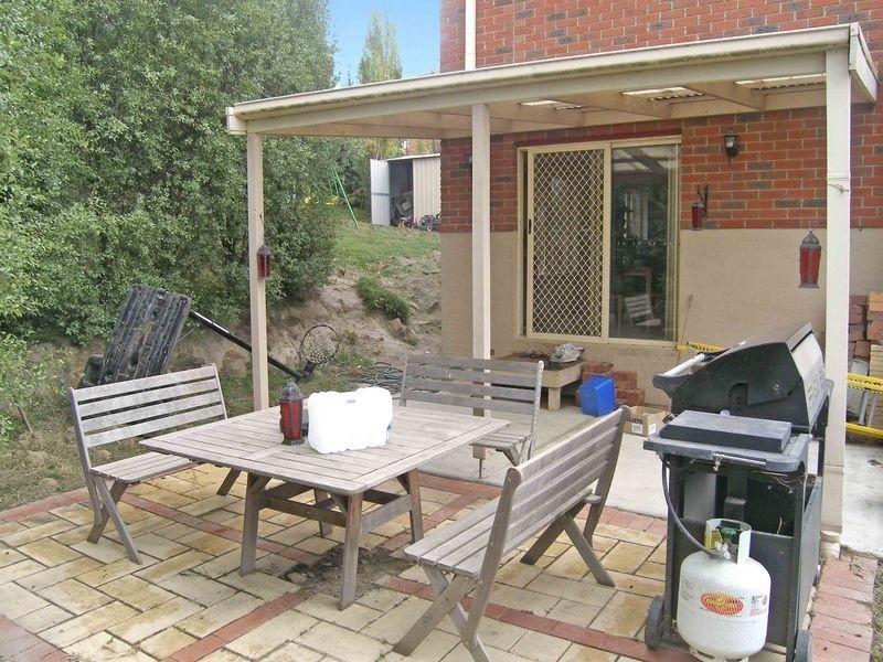 10 Fleming Terrace, Pakenham VIC 3810