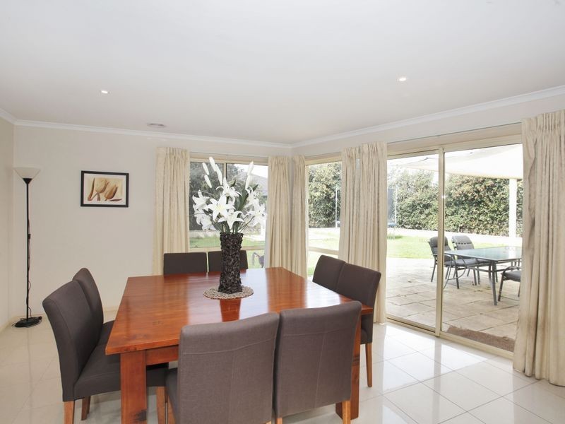 47 McCubbin Way, Berwick VIC 3806