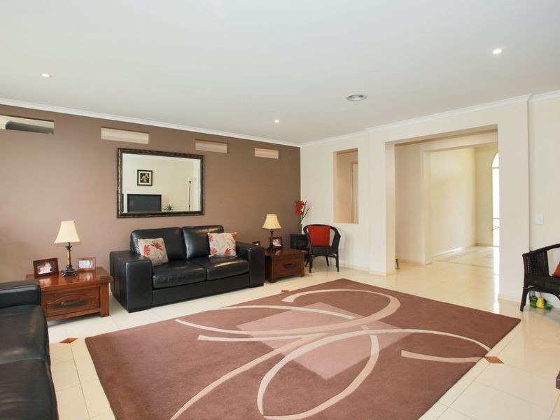 47 McCubbin Way, Berwick VIC 3806