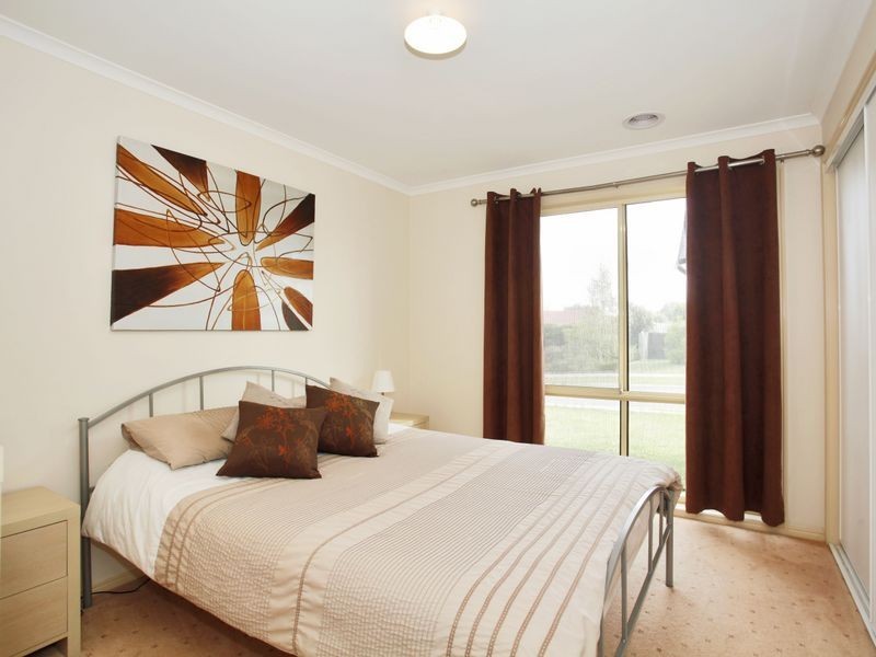 47 McCubbin Way, Berwick VIC 3806