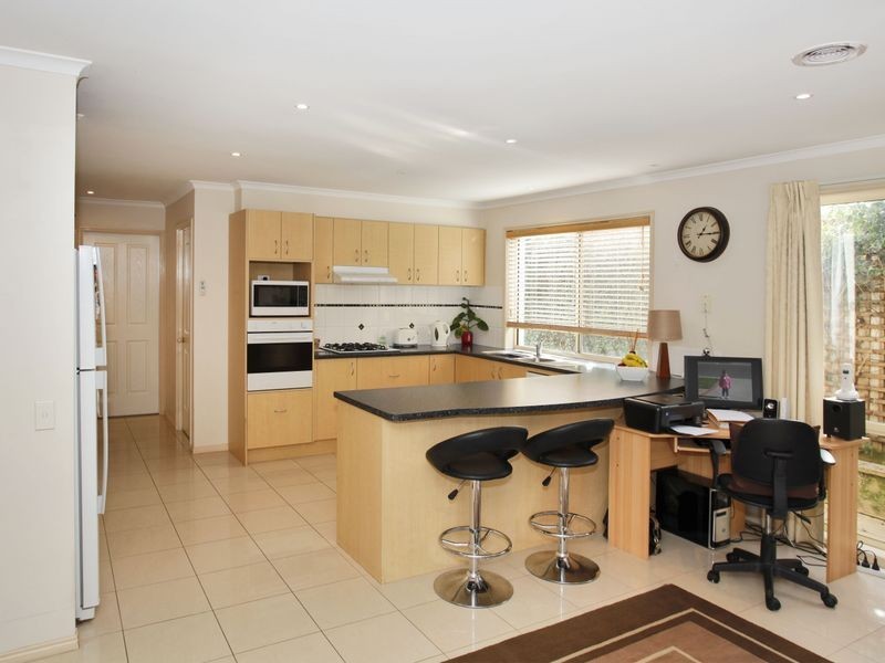 47 McCubbin Way, Berwick VIC 3806
