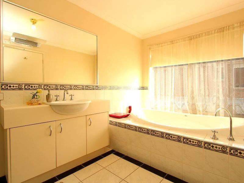 42 The Quays, Narre Warren South VIC 3805