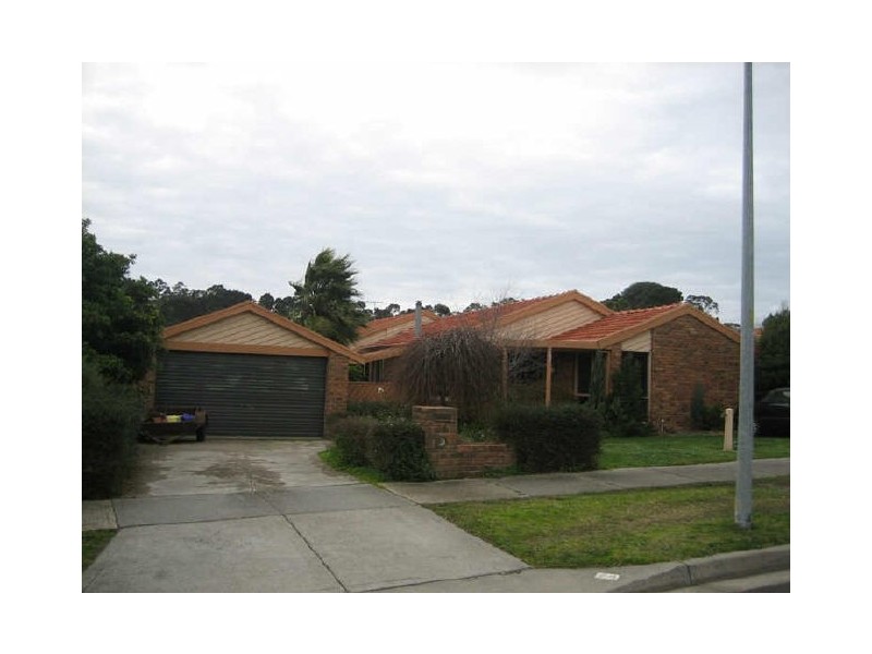 24 Royston Avenue, Berwick VIC 3806