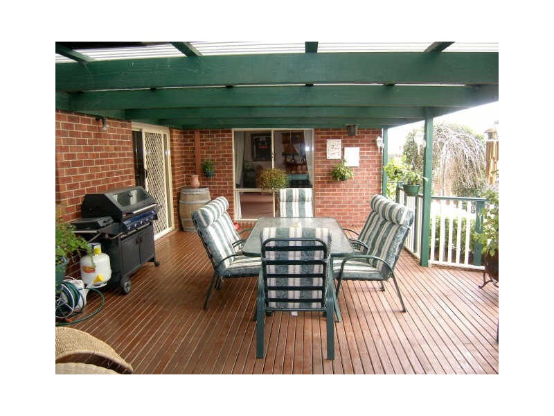 7 Mc Cartney Drive, Narre Warren South VIC 3805