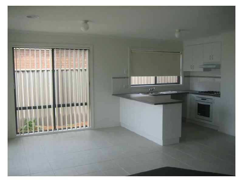 25 Mossman Drive, Cranbourne East VIC 3977