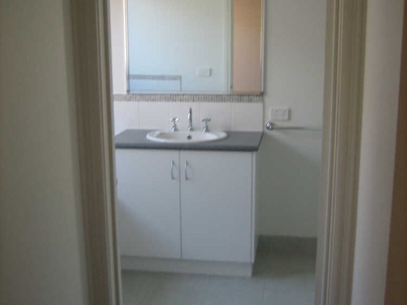 25 Mossman Drive, Cranbourne East VIC 3977